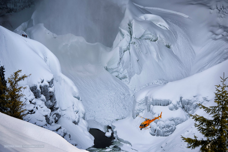 Illustration for article titled The giant Helmcken Falls must be the biggest ice machine in the world